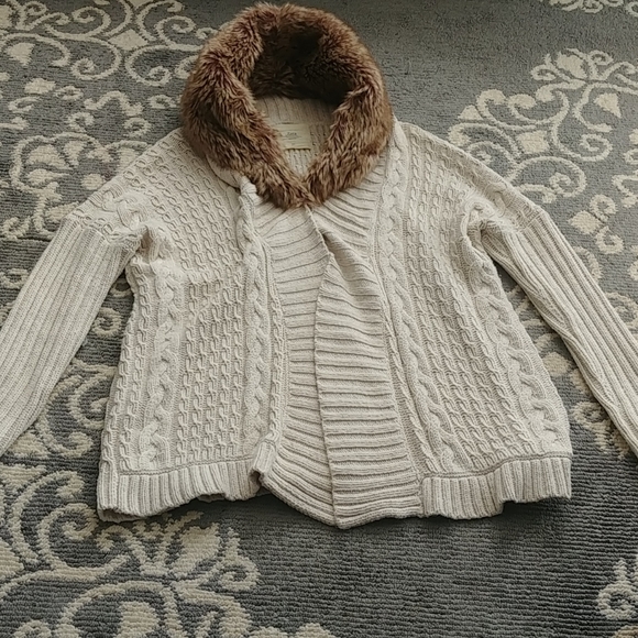 ➡️ ZARA OVERSIZED CABLE KNIT faux fur collared Sweater - Picture 3 of 11